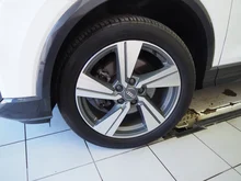 Audi Q2 1.6 TDI Sport in gletscherweiß metal.