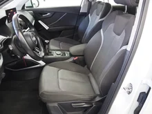 Audi Q2 1.6 TDI Sport in gletscherweiß metal.