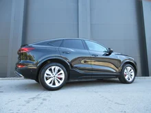 Audi Q6 Sportback e-tron quattro in 0E Mythosschwarz Metallic