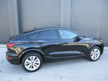 Audi Q6 Sportback e-tron quattro in 0E Mythosschwarz Metallic
