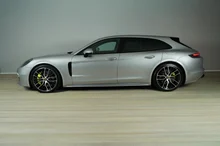 Porsche Panamera 4 E-Hybrid Sport Turismo in silber - metallic