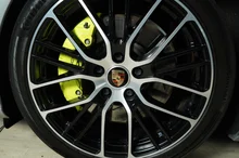Porsche Panamera 4 E-Hybrid Sport Turismo in silber - metallic