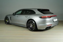 Porsche Panamera 4 E-Hybrid Sport Turismo in silber - metallic