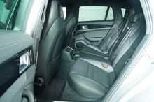Porsche Panamera 4 E-Hybrid Sport Turismo in silber - metallic