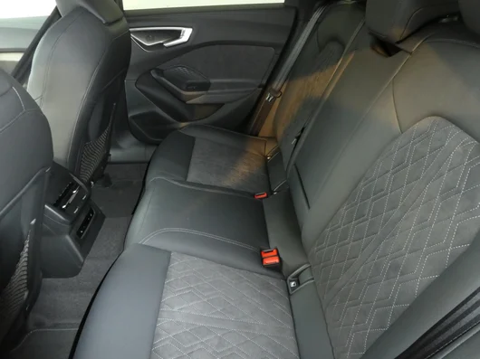 Bild eines Audi A5 Avant e-hybrid quattro 270 kW