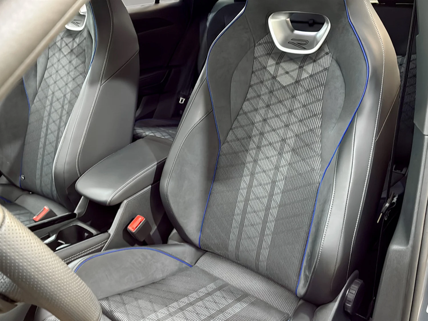 Bild eines VW Tiguan R-Line TDI 4MOTION DSG