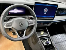 VW Tiguan R-Line TDI 4MOTION DSG in Delfingrau Metallic