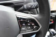 VW Tiguan Allspace R-Line TDI 4MOTION DSG in Deep Black Perleffekt