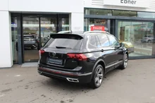 VW Tiguan Allspace R-Line TDI 4MOTION DSG in Deep Black Perleffekt