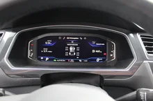 VW Tiguan Allspace R-Line TDI 4MOTION DSG in Deep Black Perleffekt