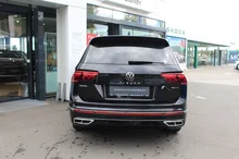VW Tiguan Allspace R-Line TDI 4MOTION DSG in Deep Black Perleffekt