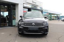 VW Tiguan Allspace R-Line TDI 4MOTION DSG in Deep Black Perleffekt