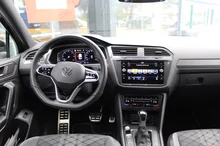 VW Tiguan Allspace R-Line TDI 4MOTION DSG in Deep Black Perleffekt