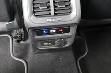 VW Tiguan Allspace R-Line TDI 4MOTION DSG in Deep Black Perleffekt