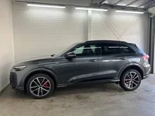 Audi Q5 SUV TDI quattro 150 kW in Daytonagrau Perleffekt