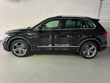 VW Tiguan Highline TDI SCR 4MOTION DSG in Deep Black Perlef.