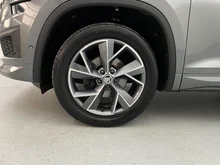 Škoda Kodiaq Sportline TSI ACT DSG in Graphit-Grau Metallic