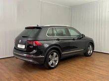 VW Tiguan Highline TDI SCR 4MOTION in Deep Black Perleffekt