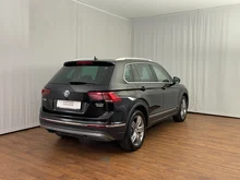 VW Tiguan Highline TDI SCR 4MOTION in Deep Black Perleffekt