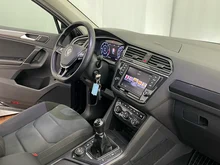 VW Tiguan Highline TDI SCR 4MOTION in Deep Black Perleffekt