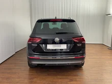 VW Tiguan Highline TDI SCR 4MOTION in Deep Black Perleffekt