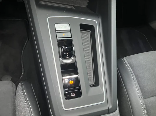 Bild eines VW Golf Variant Business mHeV DSG