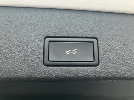 Bild eines VW Golf Variant Business mHeV DSG