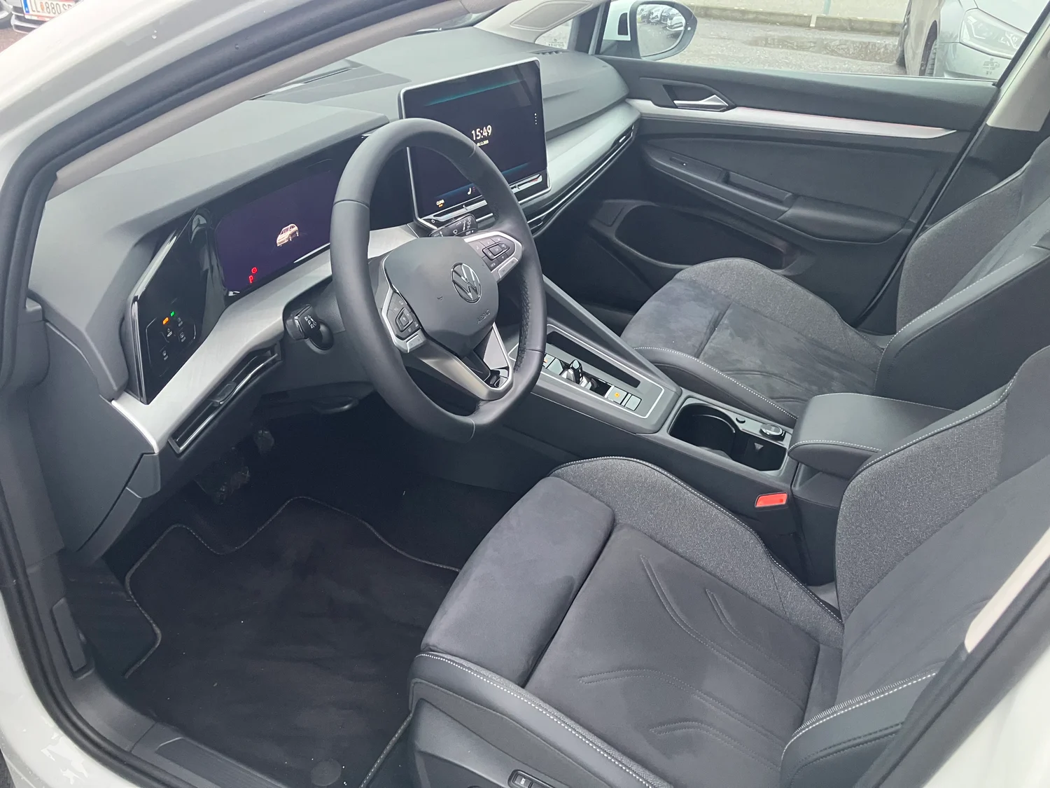 Bild eines VW Golf Variant Business mHeV DSG