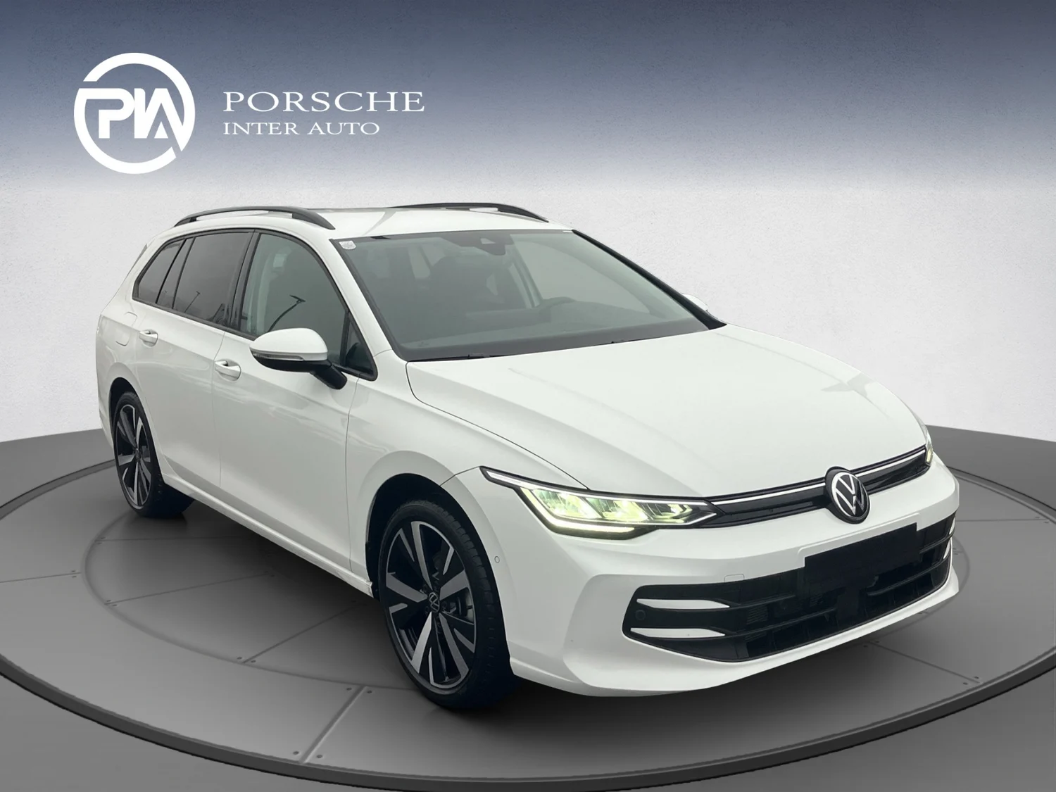 Bild eines VW Golf Variant Business mHeV DSG