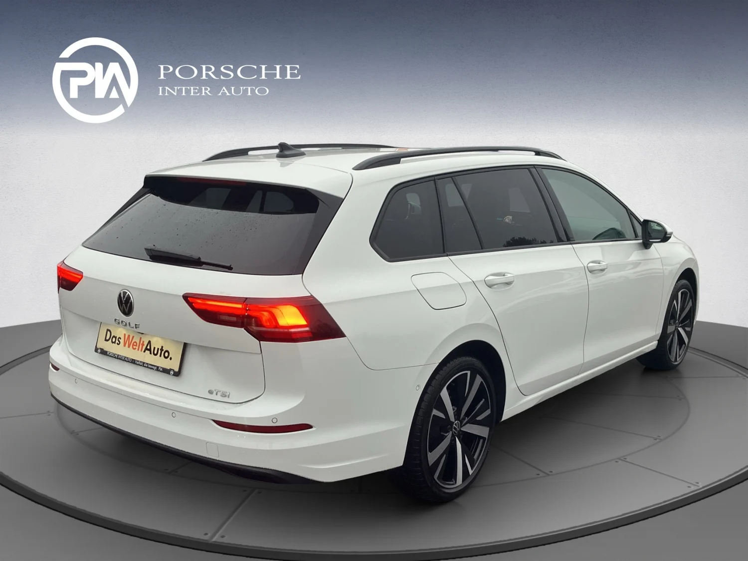 Bild eines VW Golf Variant Business mHeV DSG