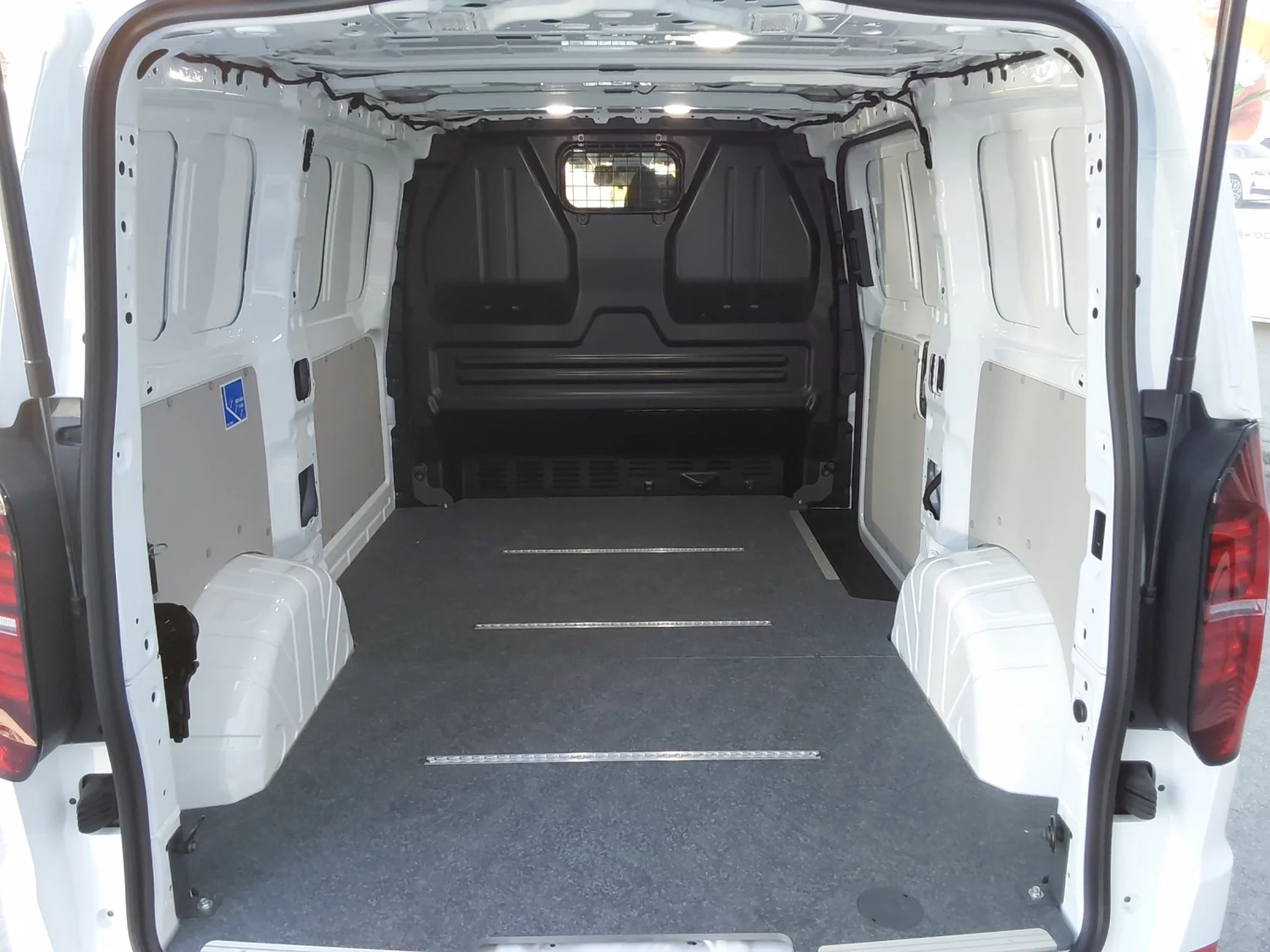 Bild eines VW Transporter Kastenwagen TDI