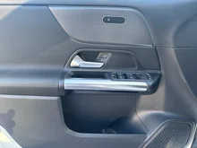 Mercedes B 180 in weiss - normal