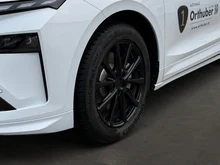 Škoda Enyaq Coupé Sportline 85 in Moon-Weiß Metallic