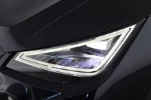 SEAT Arona FR Austria 1.0 TSI in Asphalt-Blau Metallic Dach Candy Weiß
