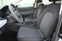 SEAT Ibiza Reference Edition 1.0 80PS in Nacht-Schwarz Metallic