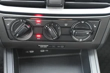 SEAT Ibiza Reference Edition 1.0 80PS in Nacht-Schwarz Metallic