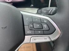 VW Golf Rabbit mHEV DSG in Grenadillschwarz Metallic