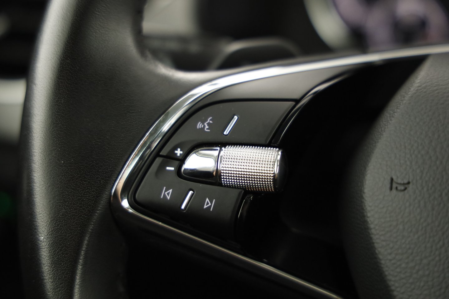 Škoda KAMIQ Ambition TSI DSG | Bild 12 von 21