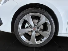 CUPRA Leon 1.5 TSI in Nevada-Weiß Metallic