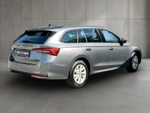 Škoda Octavia Combi Selection TDI DSG in Graphit-Grau Metallic