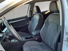 VW Golf Variant Life mHeV DSG in Pure White