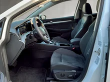 VW Golf Variant Life mHeV DSG in Pure White