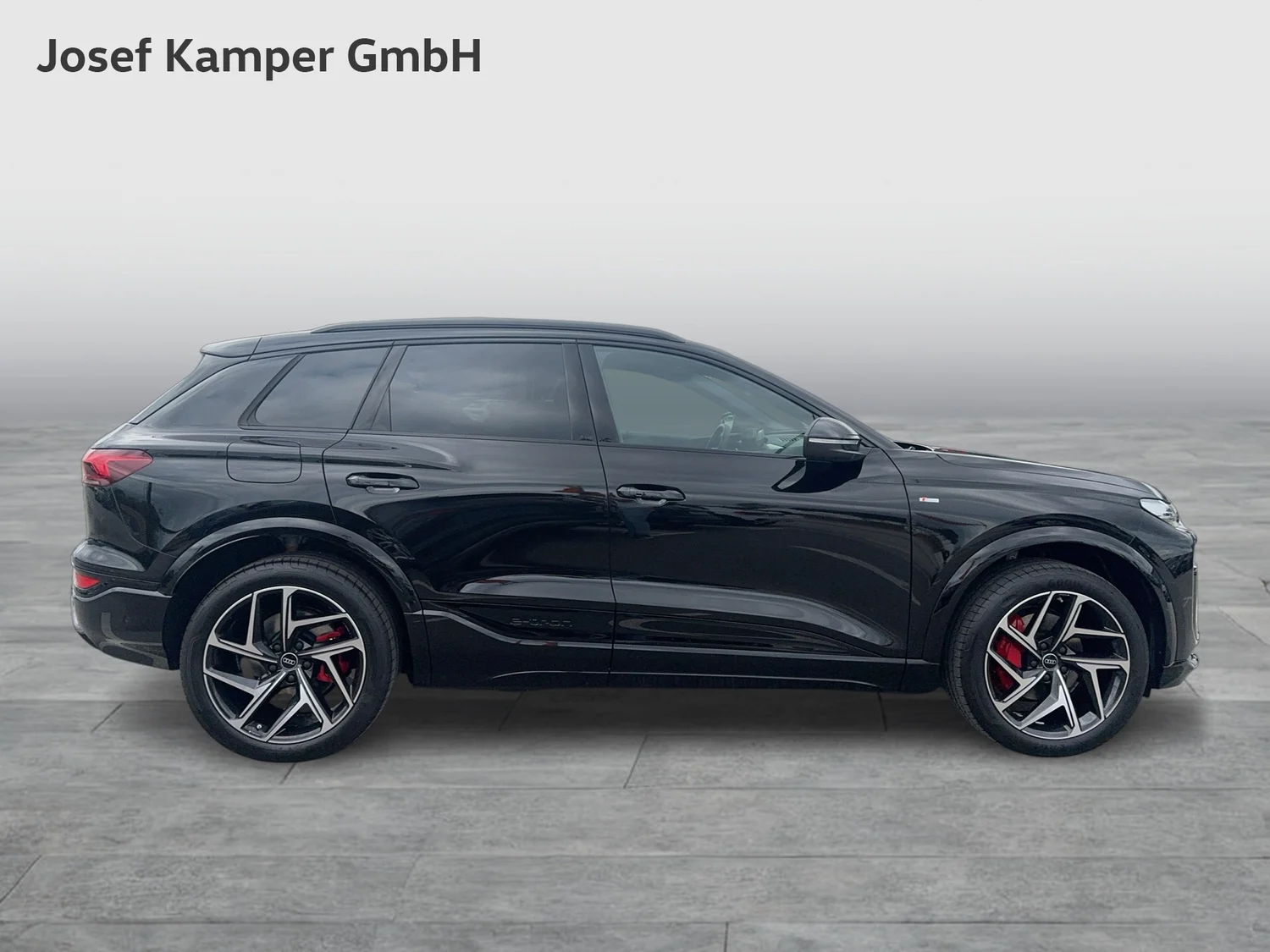 Bild eines Audi Q6 e-tron quattro