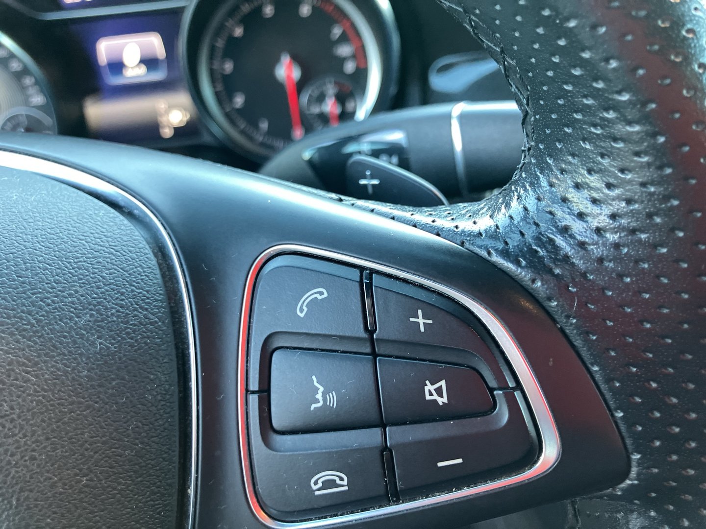 Mercedes GLA 200 Aut. | Bild 16 von 25