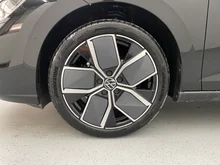VW Golf Rabbit mHEV DSG in Grenadillschwarz Metallic
