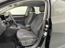 VW Golf Rabbit mHEV DSG in Grenadillschwarz Metallic