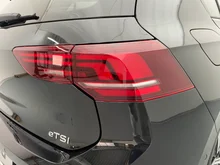 VW Golf Rabbit mHEV DSG in Grenadillschwarz Metallic
