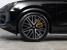 Porsche Cayenne Turbo E-Hybrid in chromitschwarzmetallic