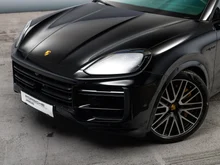 Porsche Cayenne Turbo E-Hybrid in chromitschwarzmetallic