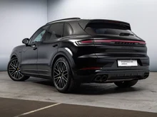 Porsche Cayenne Turbo E-Hybrid in chromitschwarzmetallic